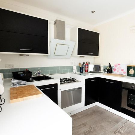 Willow Cottage - Cost 3 Bed Cottage In Penrhyn Bay With Sea Views With Access To Snowdonia Rhôs-on-Sea Esterno foto