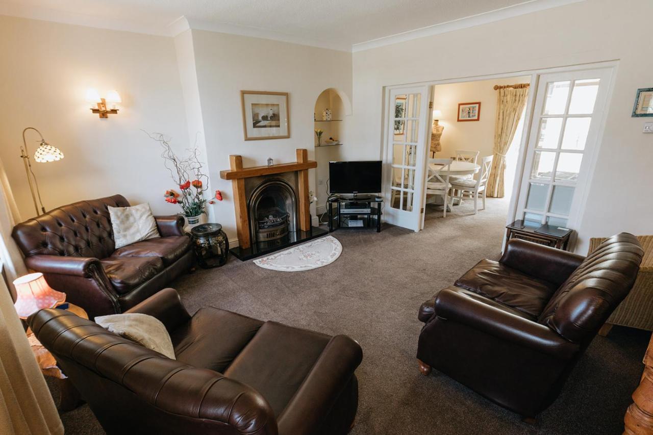 Willow Cottage - Cost 3 Bed Cottage In Penrhyn Bay With Sea Views With Access To Snowdonia Rhôs-on-Sea Esterno foto