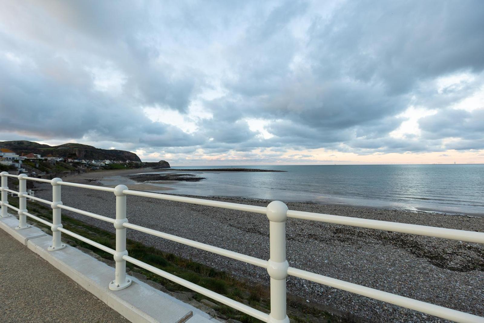 Willow Cottage - Cost 3 Bed Cottage In Penrhyn Bay With Sea Views With Access To Snowdonia Rhôs-on-Sea Esterno foto